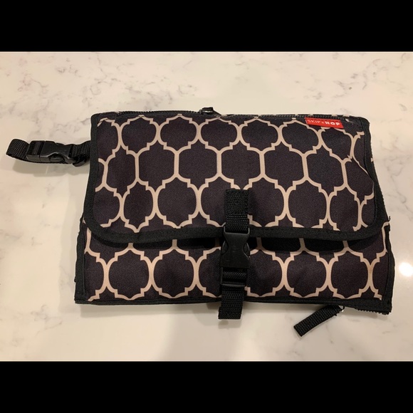Portable diaper changing pad - Picture 1 of 3